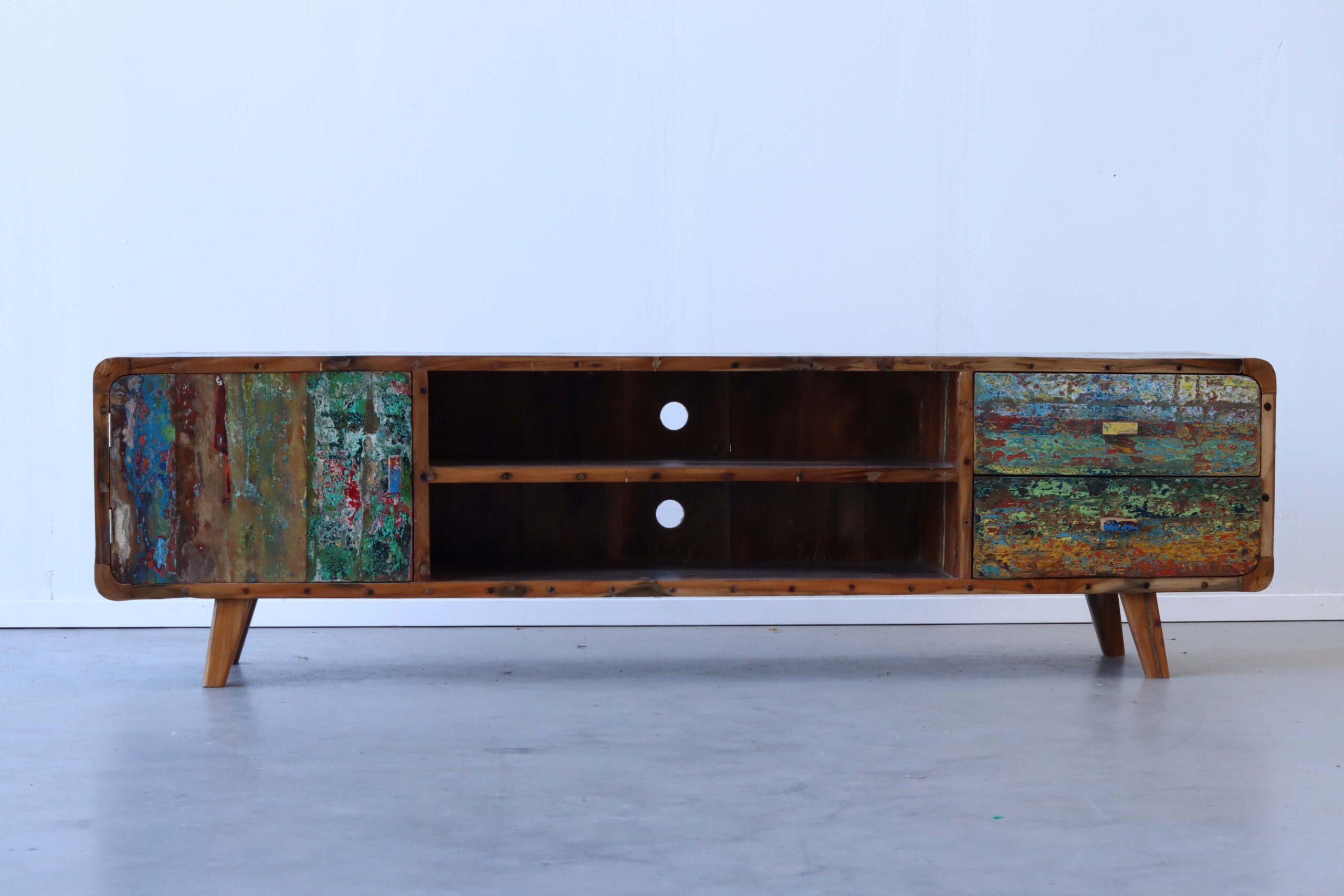 TV meubel Senang Semiyak